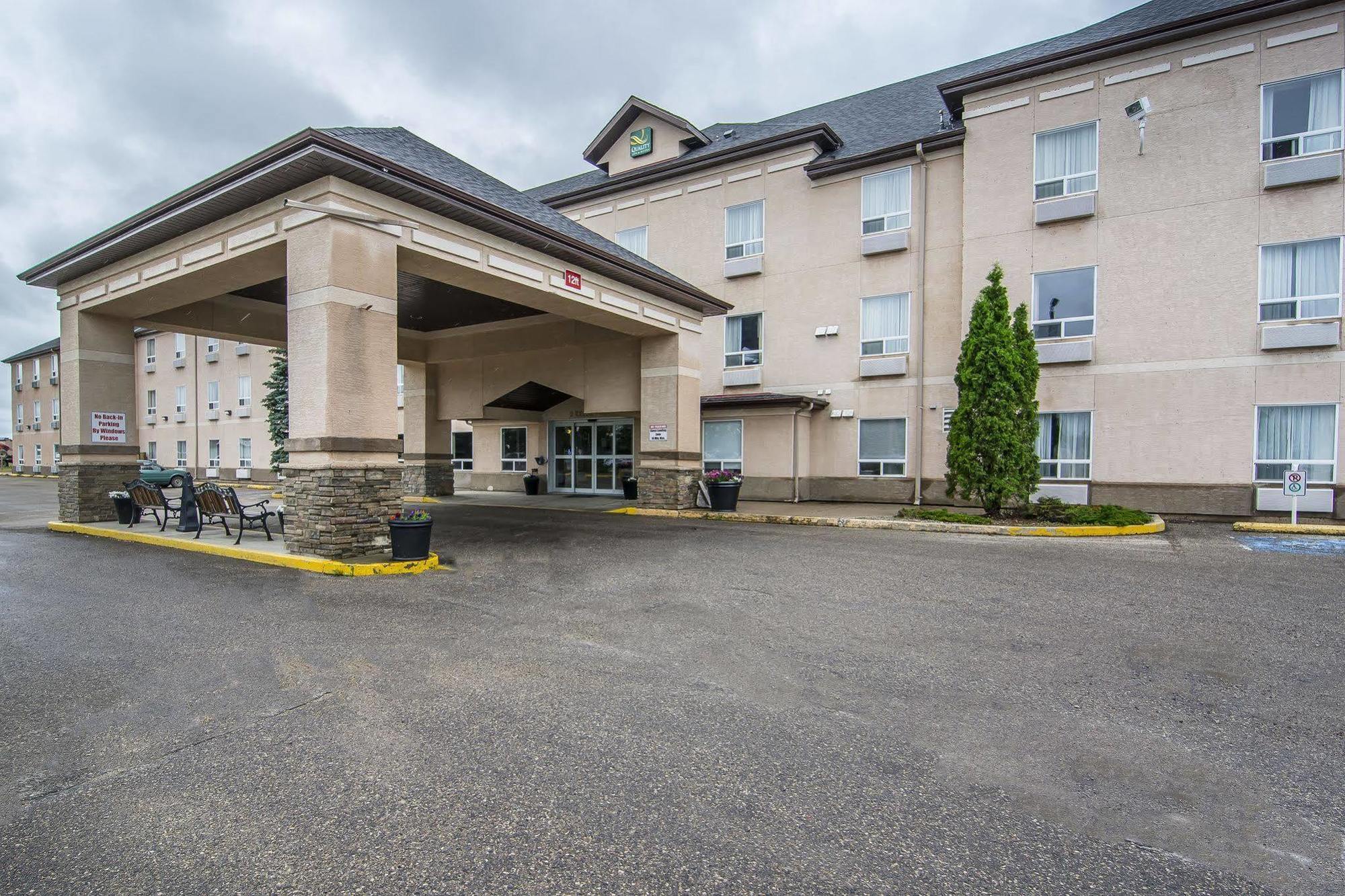 Quality Inn & Suites Yorkton Exterior foto